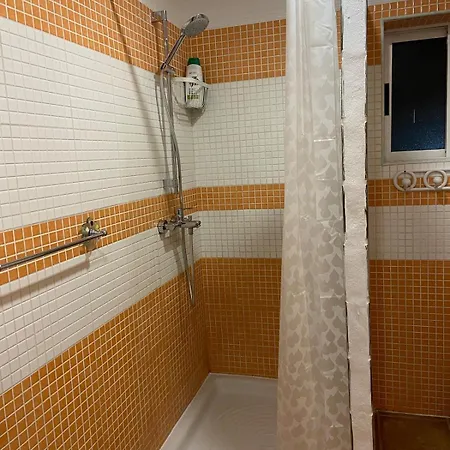 Διαμέρισμα Cozy 3 Bedroom Townhouse *