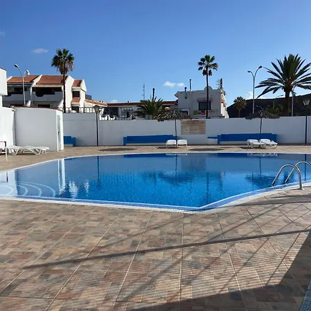 Διαμέρισμα Cozy 3 Bedroom Townhouse *